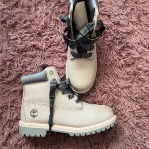 Timberland Light Tan Boots with Checkered Laces